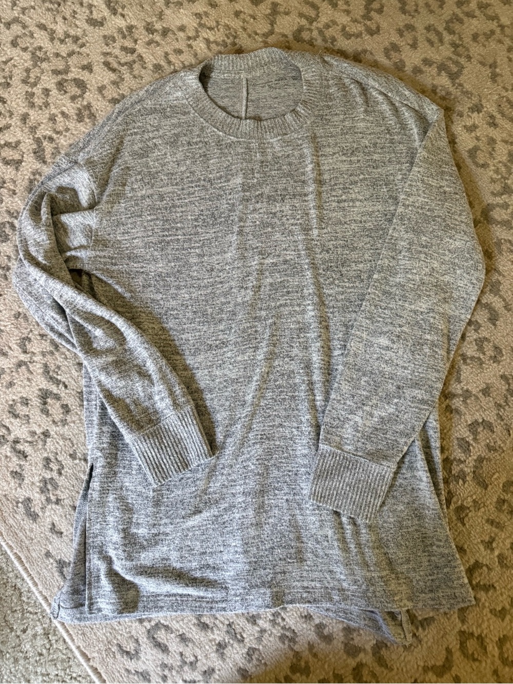 Women’s Abercrombie and Fitch Heather Gray Lightweight Sweater